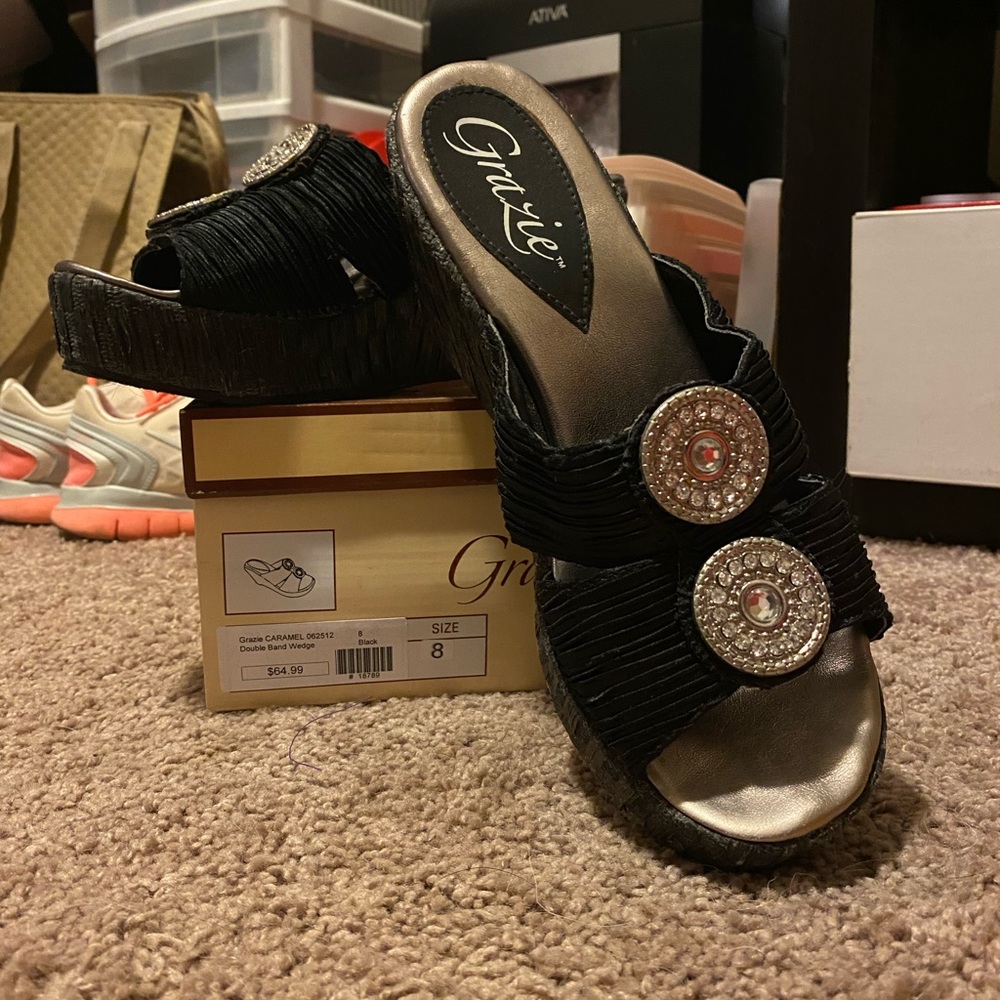 Grazie - Black Wedge Sandals